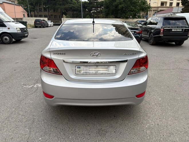 Hyundai Accent-3