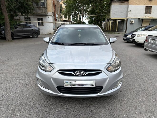 Hyundai Accent-1