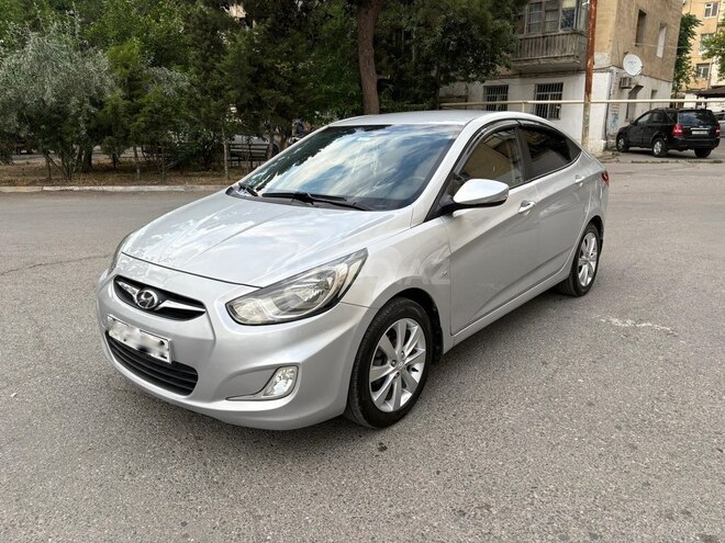 Hyundai Accent-4
