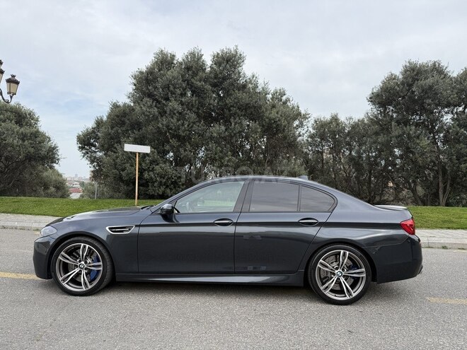 BMW M5-8