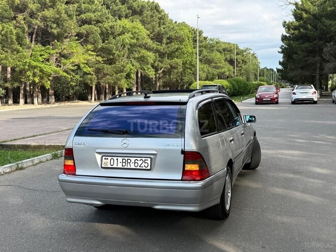 Mercedes C 240-11