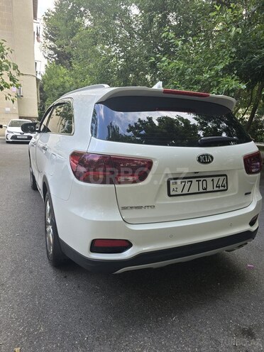 Kia Sorento-14