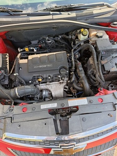 Chevrolet Cruze-12
