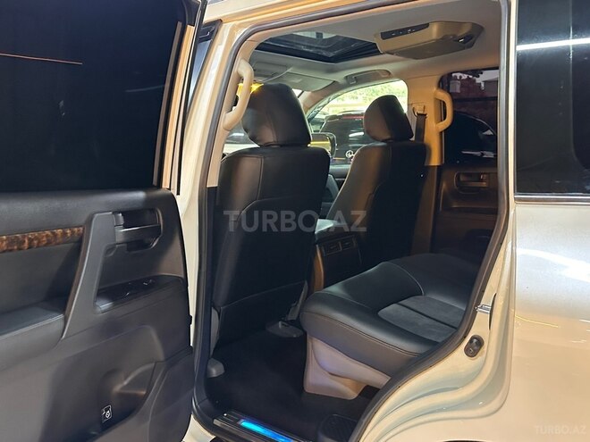 Toyota Land Cruiser-15