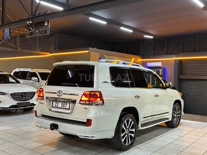 Toyota Land Cruiser-6
