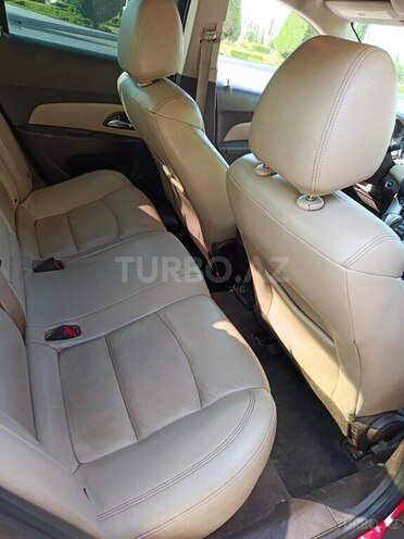 Chevrolet Cruze-16