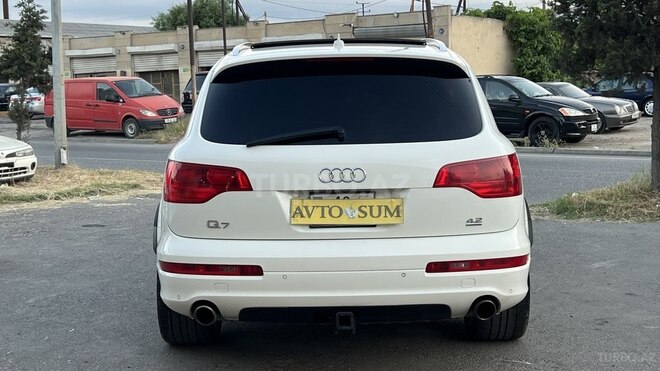 Audi Q7-20