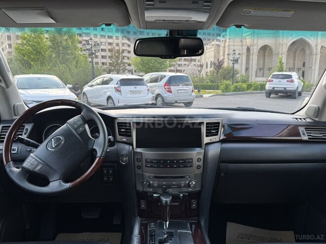 Lexus LX 570-12