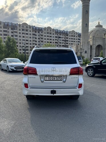 Lexus LX 570-2
