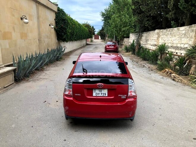 Toyota Prius-12