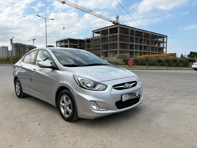 Hyundai Accent-1