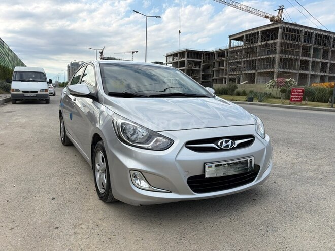 Hyundai Accent-2