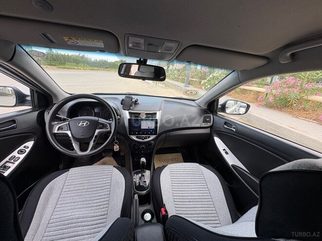 Hyundai Accent-18