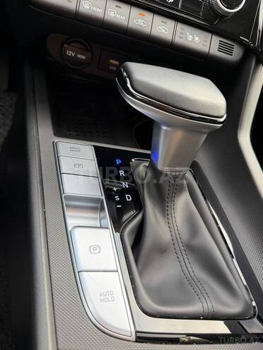 Hyundai Elantra-13