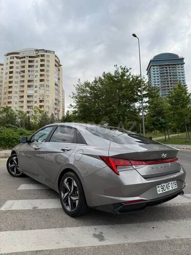 Hyundai Elantra-7