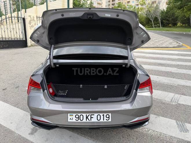 Hyundai Elantra-8