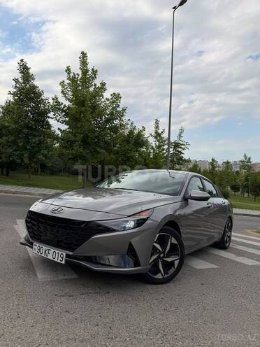Hyundai Elantra-3