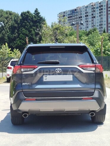 Toyota RAV4-5