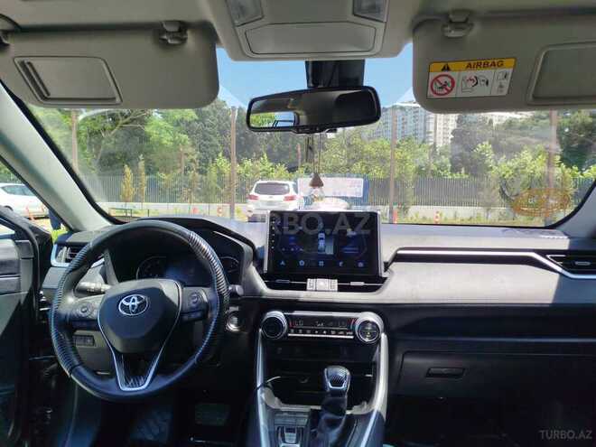 Toyota RAV4-6