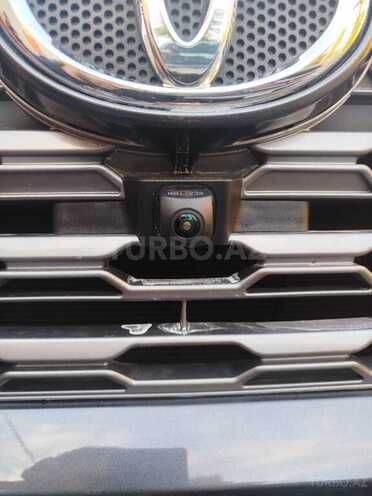 Toyota RAV4-11