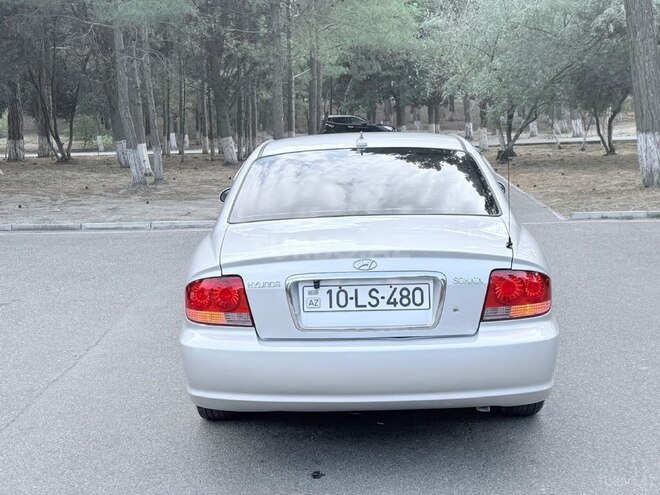 Hyundai Sonata-13