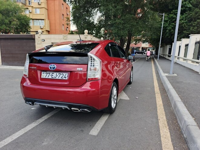 Toyota Prius-7