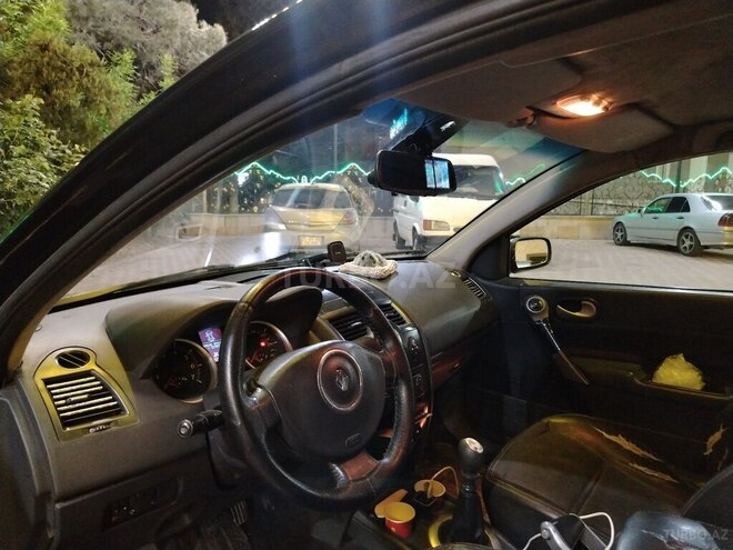 Renault Megane-11