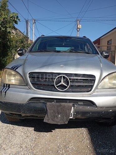 Mercedes ML 320-1