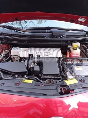 Toyota Prius-12