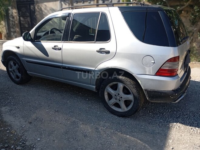 Mercedes ML 320-5