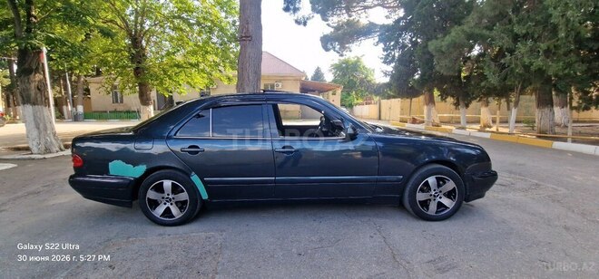 Mercedes E 220-5