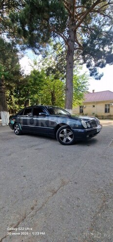 Mercedes E 220-8