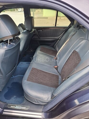 Mercedes E 240-8