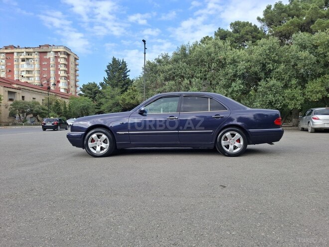 Mercedes E 240-3