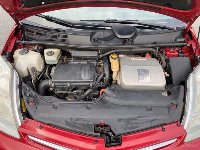 Toyota Prius-12