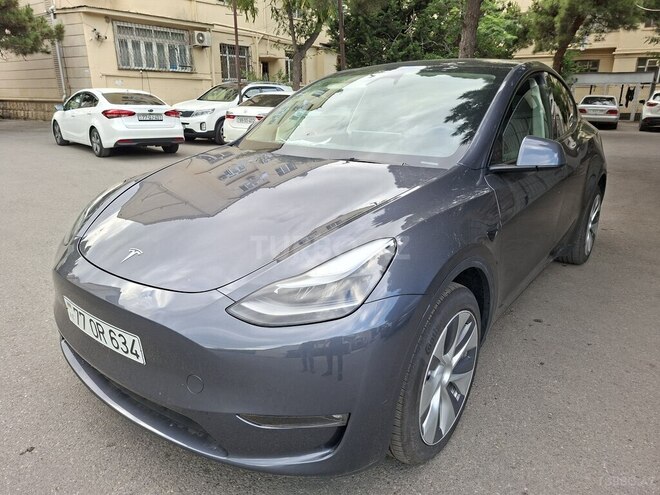 Tesla Model Y-11