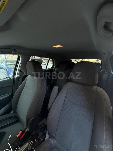 Chevrolet Trax-12