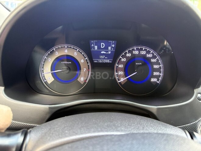 Hyundai Accent-8