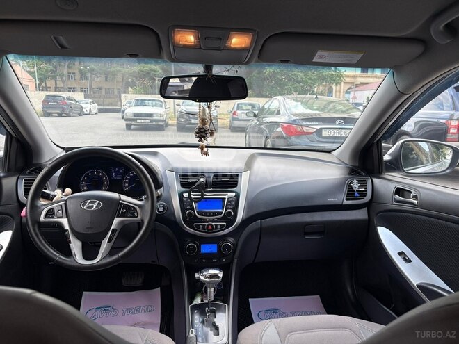 Hyundai Accent-9