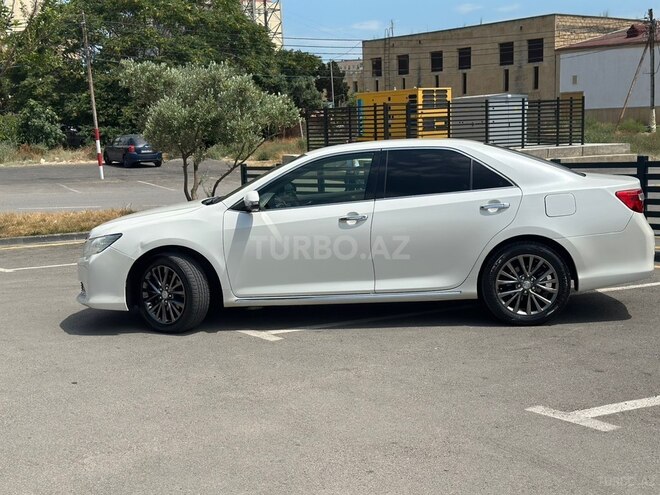 Toyota Camry-5