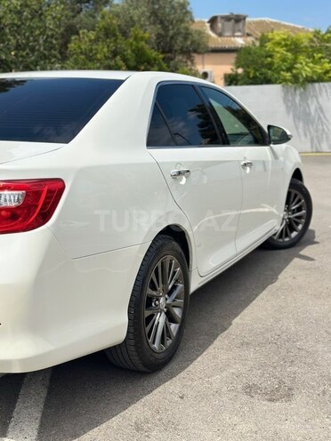 Toyota Camry-3