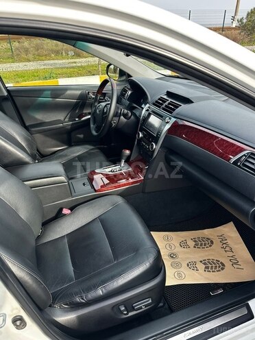 Toyota Camry-12