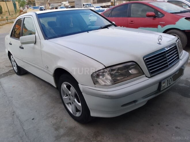 Mercedes C 200-1