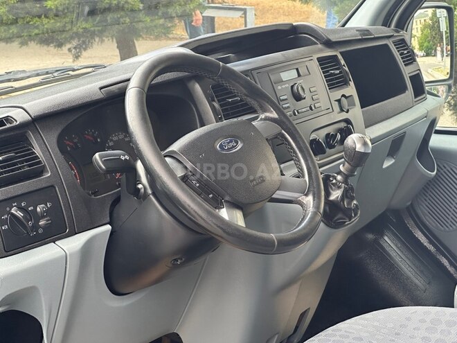 Ford Transit-4