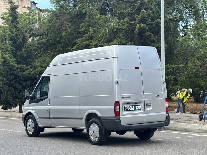 Ford Transit-3