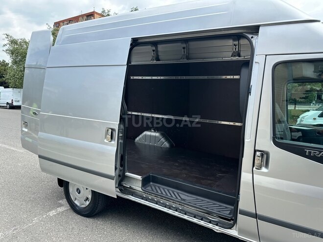 Ford Transit-7