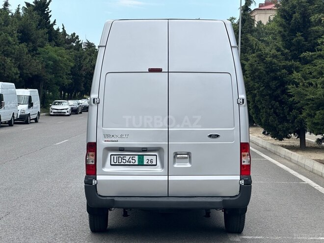 Ford Transit-6