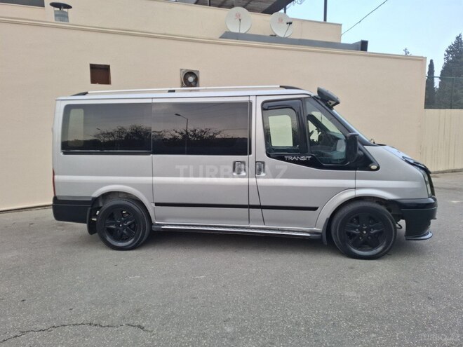 Ford Transit-7