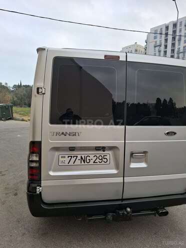 Ford Transit-5