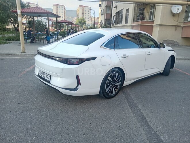 Changan Qiyuan A05-4